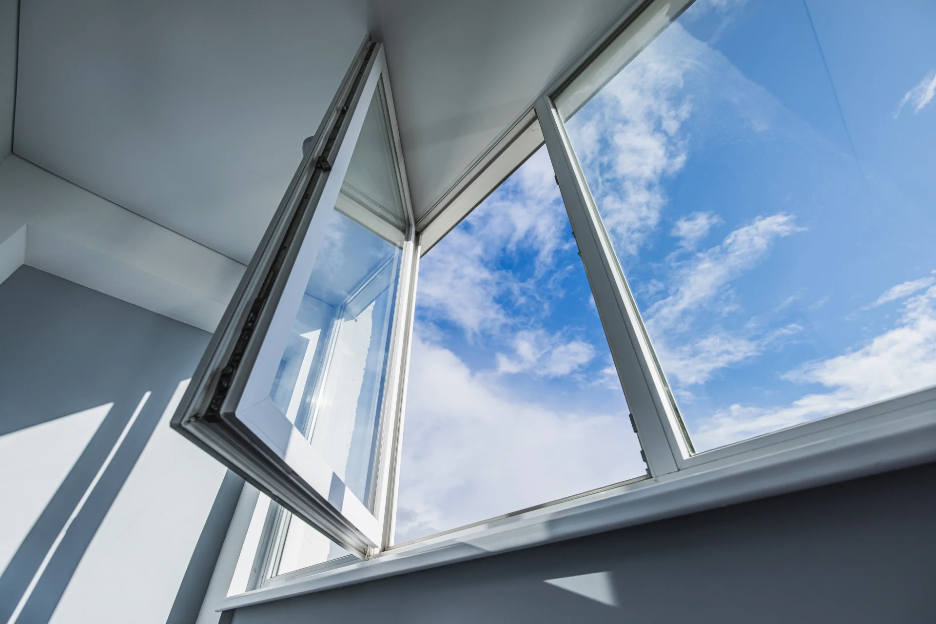 VLX 80 Casement Window in Hollywood, FL | Sightline Windows & Doors Hollywood - detail 1